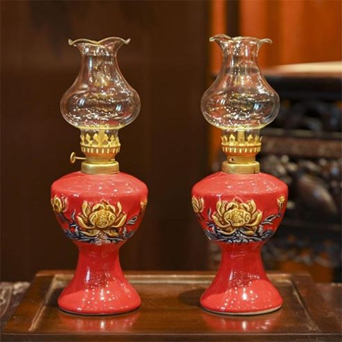 Đèn Dầu Bát Tràng Men Màu Đỏ Đắp Nổi Hoa Sen DT767