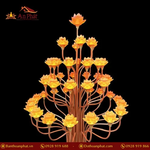 Ánh sáng từ đèn thờ phát ra giúp không gian thờ thêm ấm cúng