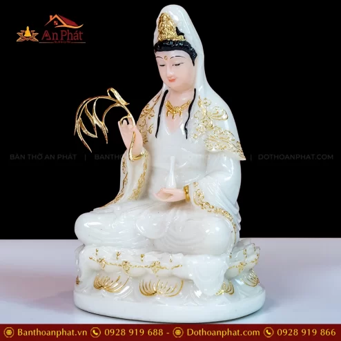 Tượng mẹ Quan Âm thờ trong nhà