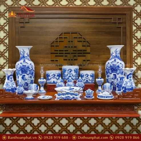 Bộ Đồ Thờ Bát Tràng Men Lam Vẽ Tay Cho Bàn Thờ Gia Tiên BDT11911