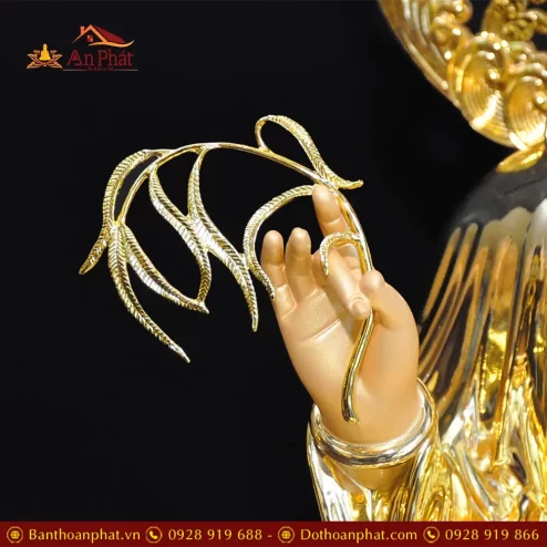 bo tuong ta ba tam thanh dat vang an bao dang ngoi t235100002