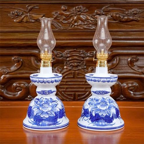 Đèn Dầu Men Lam Hoa Sen Mẫu Trụ Sứ Bát Tràng DT1016