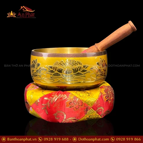 Chuông đồng vàng khắc hoa sen AK11225